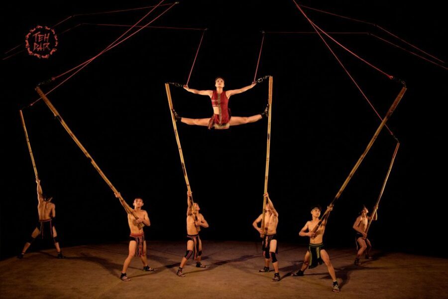 Hoi An: Teh Dar Vietnamese Bamboo Circus at Lune Center - What Teh Dar means: circle-of-life storytelling in physical form