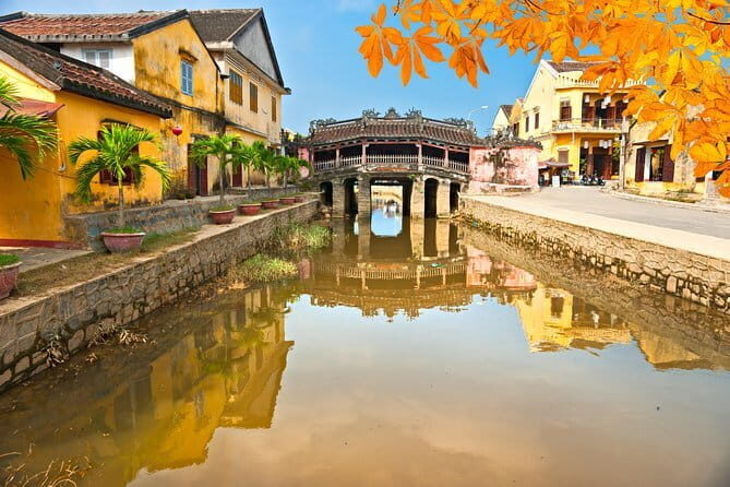 Hoi An to Dong Hoi rides by Private Car service - Lap An Lagoon: Oysters, Mountain Views, and a Pause That Feels Local