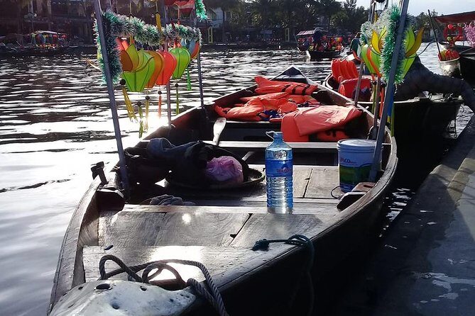 HoiAn Small Boat By Night on Bach Dang River - A short boat ride that lets you see Hoi An from the river