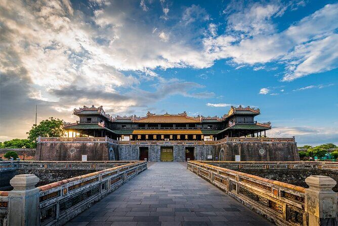 Hue city tour from Hoi An or Da Nang - Private tour - The early start and the Hai Van Pass viewpoint break