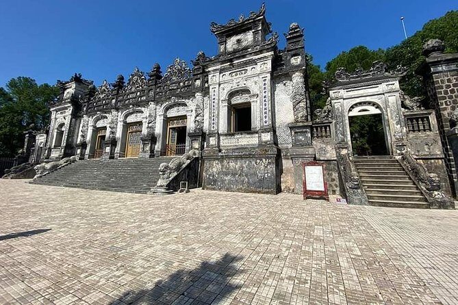 Hue City Tour via Hai Van Pass - Private Guided Tour - Lunch, timing, and what to bring for a 9-hour day