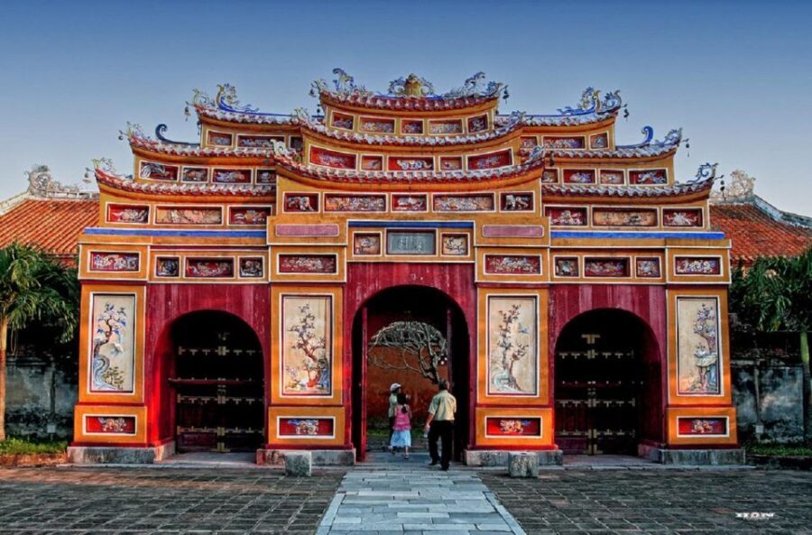 Hue City Tour with Dragon Boat from Hue or Danang or Hoi An - Getting to Hue: the coastal drive with Hai Van Pass and Lap An Lagoon