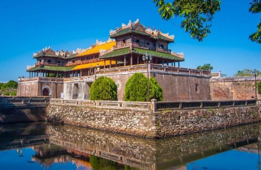 Hue City Tour with Dragon Boat from Hue or Danang or Hoi An - The Huong River Dragon Boat: a cool break between tombs