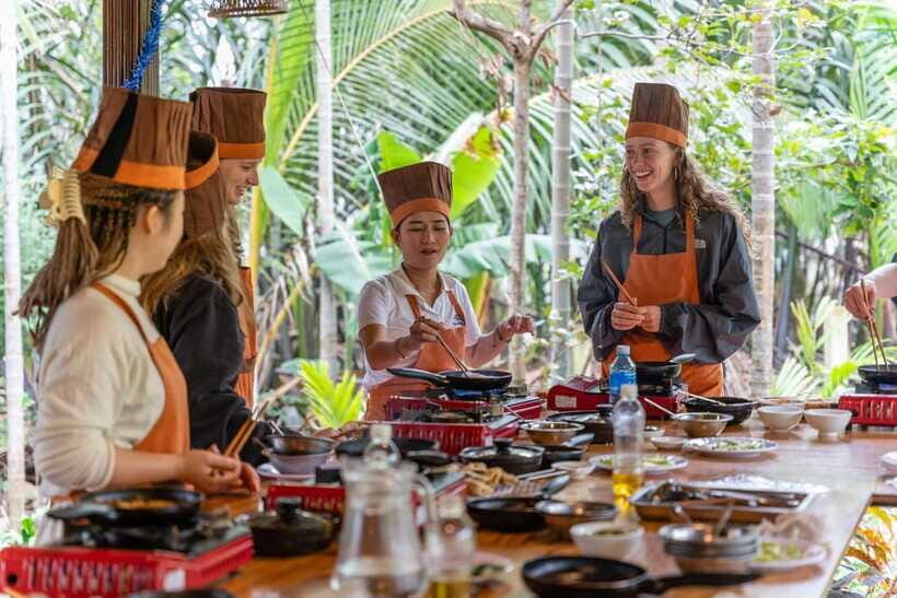 Mad Monkey Hoi An Cooking Class & Bamboo Boats - Cooking class: make spring rolls, bánh xèo, and pho