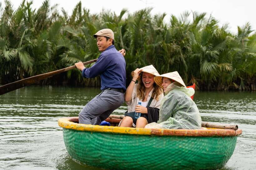 Mad Monkey Hoi An Cooking Class & Bamboo Boats - The meet-up and the Mad Monkey vibe