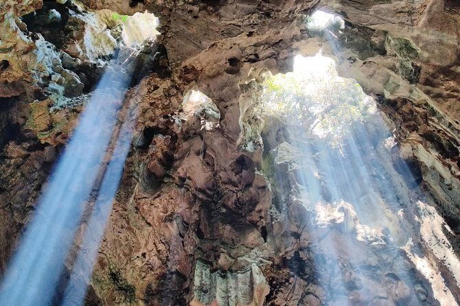 Marble mountain, Am Phu cave and Monkey mountains group tour - Am Phu Cave: Buddhism in the limestone quiet