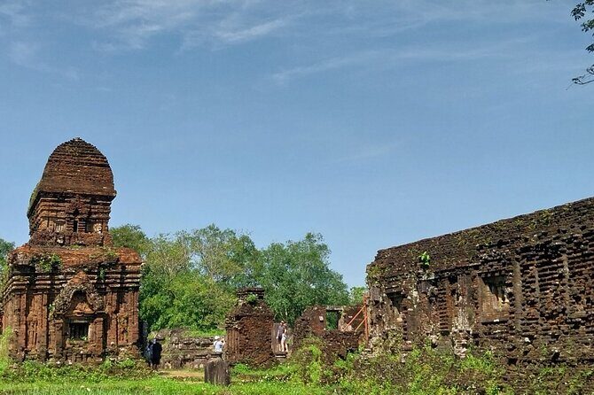 My Son Sanctuary and Boat Trip Sunset private Tour - Which guides are driving this experience? 