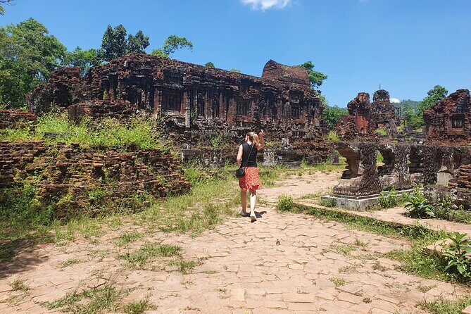 My Son Sanctuary Discovery Half day Private Tour - The photography reality: how to get good shots in limited time