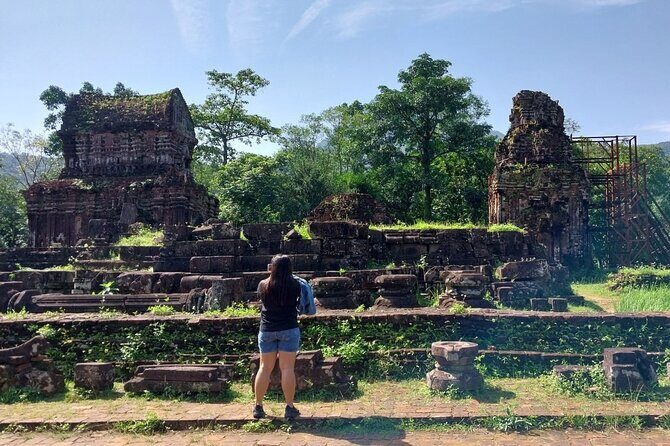 My Son Sanctuary Morning Tour & Early Morning with Boat Trip - Lunch at My Son: My Quang noodles and a real break from walking