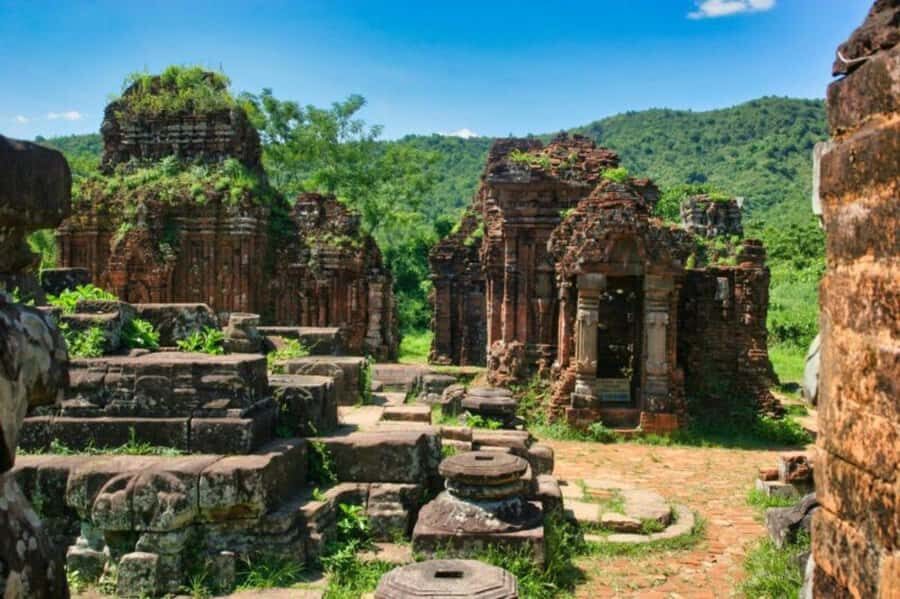 My Son Sanctuary Morning Tour w Thu Bon River Cruise & Lunch - Lunch with a local family style meal: rib rice on the real timeline