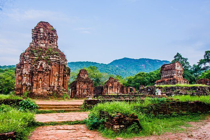 My Son Sanctuary - small group tour and Thu Bon river cruising - My Son Sanctuary: what your guide should help you notice