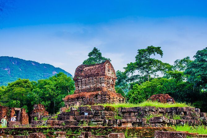 My Son Sanctuary Sunset - small group tour - The English Guide Factor: How Stories Make the Ruins Make Sense
