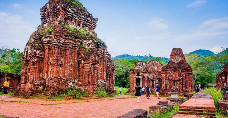 My Son Sanctuary Tour with Cham Dance & Thu Bon Boat Ride - Pickup From Hoi An (and a Transfer for Da Nang)
