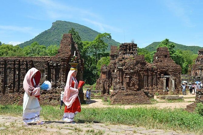 MY SON Unesco Site & Fresh Rice Noodle "PHỞ" Making Experience - Thu Bon River basket boat: a calm break that resets the day