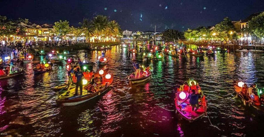 Night Boat Trip and Floating Lantern on Hoai River Hoi An - Meeting Point to Wooden Boat: How the Evening Flows