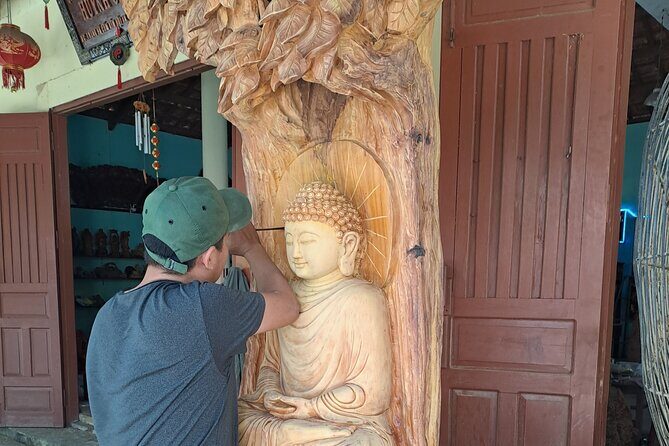 Private Boat to Hoi An Craft Villages-Pottery, Carpentry village - The guide and included basics that remove hassle