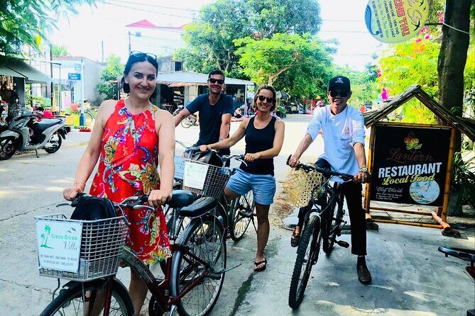 Private cooking class tour with Master Chef - Palm-Leaf Souvenir Making and Crab-Catching Energy