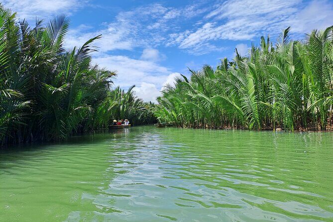 Private Hoi An City tour -Basket Boat Ride in the Coconut forest - A Half-Day Route That Hits Old Town and the Coconut Waterworld