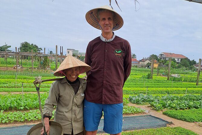 Private Hoi An Countryside: Biking, Basket boat, buffalo, foods - Crab fishing and traditional fishing lessons (boat work and net work)