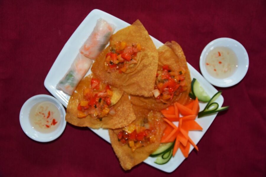 Romantic Sunset Dinner Cruise in Hoi An - What’s it like in real life: service, pace, and group size