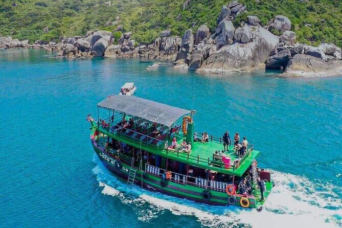 Scuba Diving Tour in Cham Island for certified divers or Beginners - Getting There: 8:00 AM Pickup and a Speedboat Day