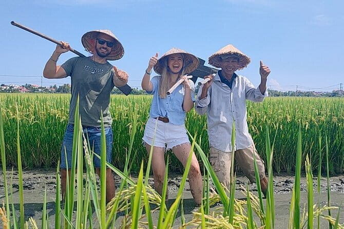 Small Group Bicycle Tour with Farming and Fishing Experience - First stop in Hoi An: meeting your guide and getting oriented