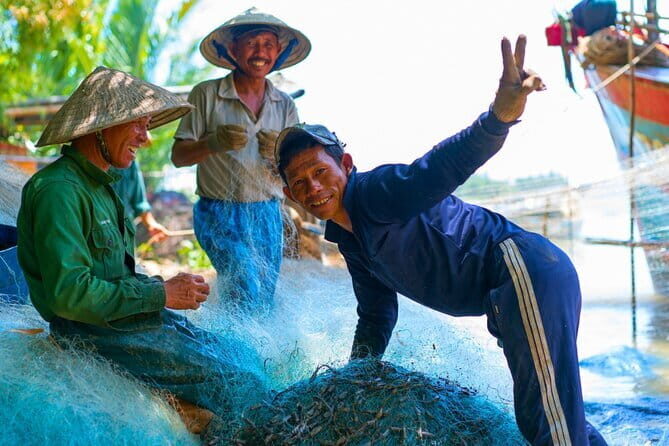 Small Group Bicycle Tour with Farming and Fishing Experience - The ride to Cam Thanh: biking narrow roads and seeing real farms