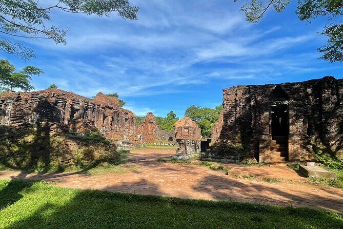 Small Group - My Son Sanctuary Tour From Hoi An - Guides and group size: small group comfort, with a real-world caveat