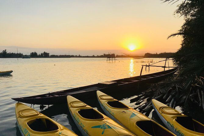 Sunset Paddle and Lantern Town - Gear, drybag, and included drinks: the practical side