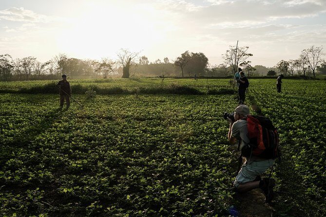 Sunset photo tour with the farmers - A traditional village by the river: why the photos feel more respectful
