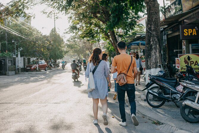 The 10 Tastings of Hoi An: Private Street Food Tour - Markets, mangos, and why the order of stops helps