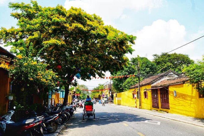 Transfer Hoi An to Da Nang airport - Vehicle Options: Sedan, MPV, or Van for Real Luggage