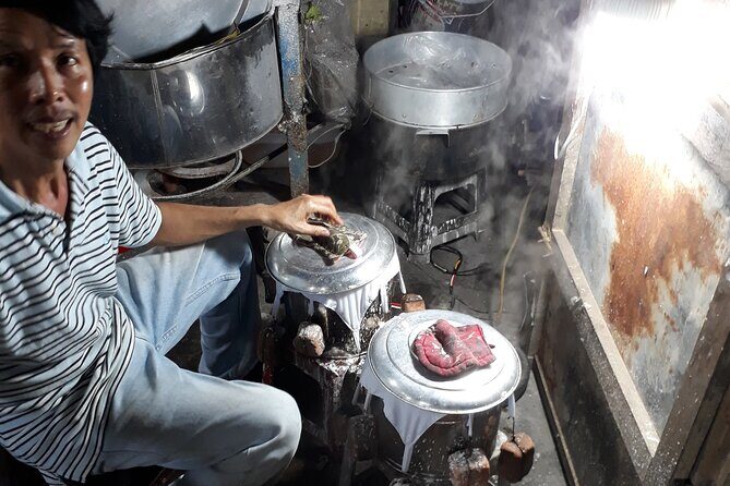 Unseen Hoi An Ancient Town - Food & Culture Walking Tour - Cao Lầu noodles start the story at the oldest factory