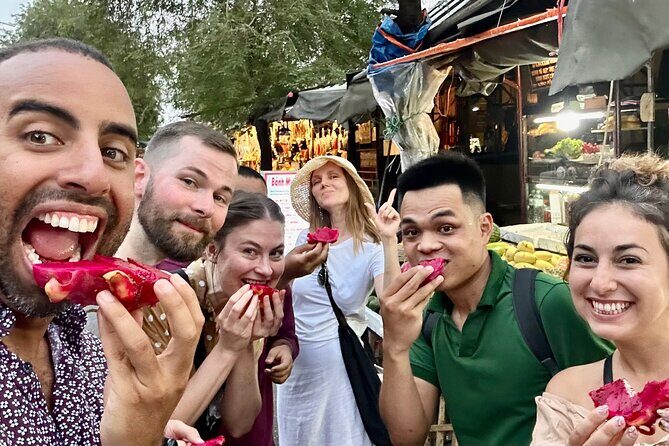 Vegan Food Tour - Untold Stories of Hoi An - Meeting point, timing, and the evening rhythm