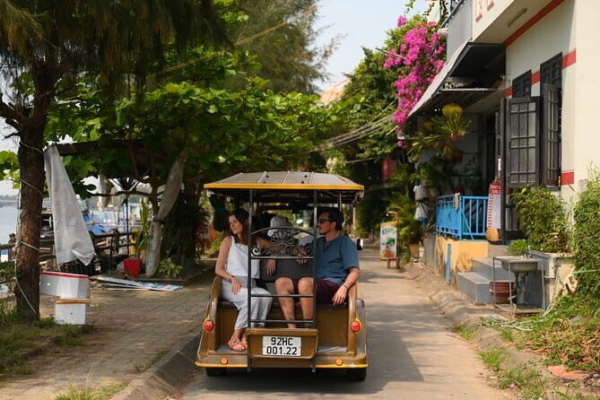 Village Adventure Private Tour by Electric Car - Kim Bong mat weaving with natural dyes: see color made by hand
